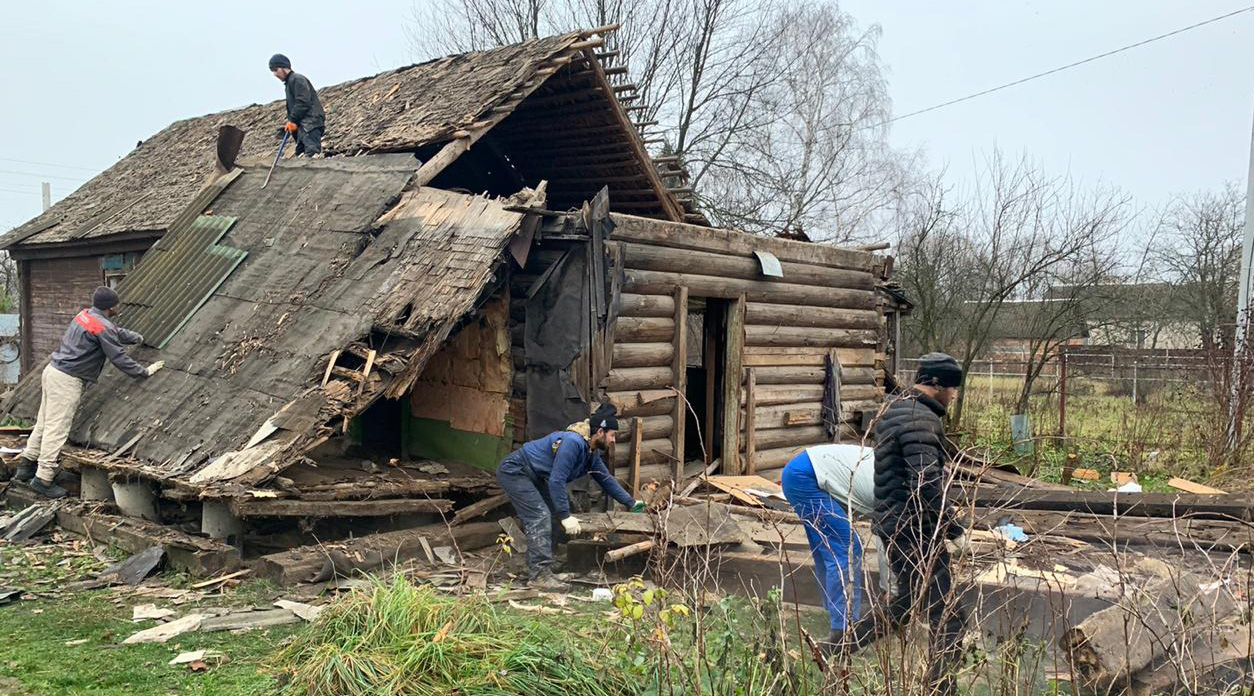 Снос и демонтаж старого дома и дачи в Зарайске с вывоз мусора и уборкой